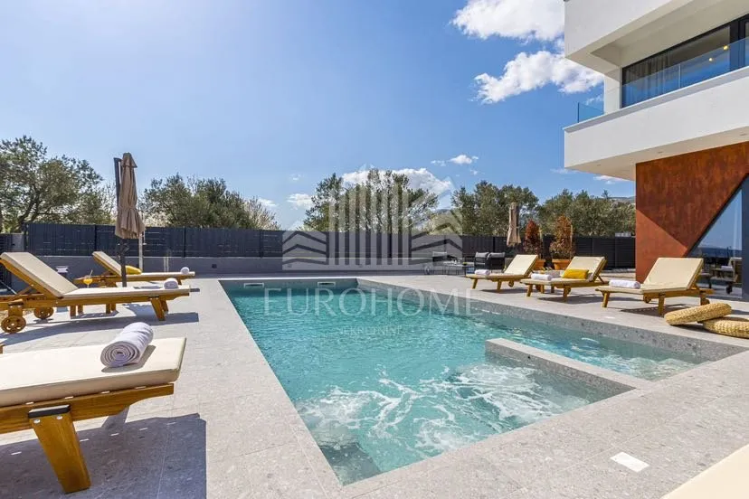 split- villa in kaštel stari for rent 1.10.2026-1.5.2027 - slika 3