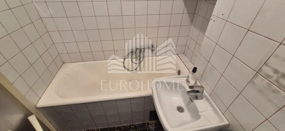 stan u centru sesveta, 72m2, odlična lokacija - slika 15