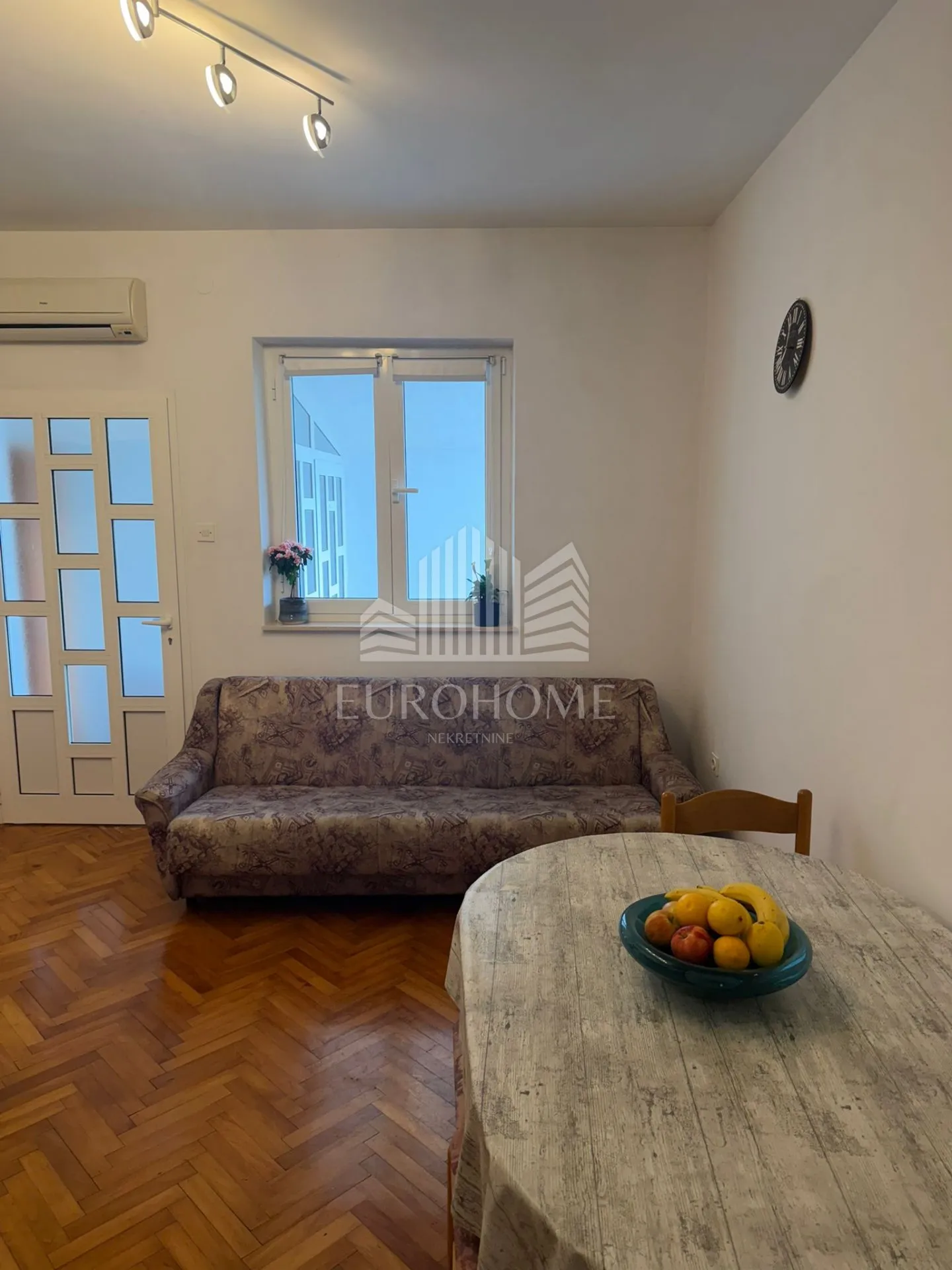 stanovi,zadar, 2s stan s uključenim režijama!dugoročni najam - slika 2