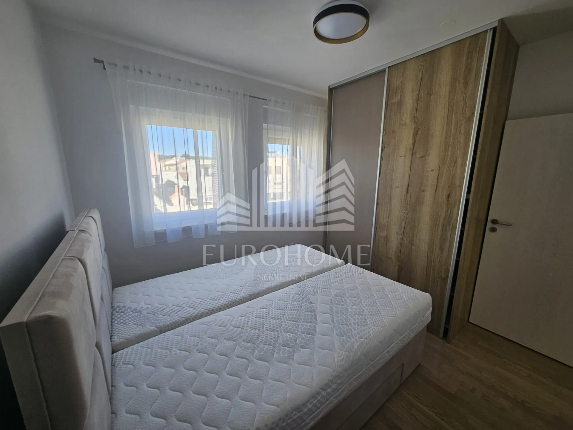 zadar-petrići, nov penthouese sa krovnom trasom i bazenom, potpuno namješten,146m2 - slika 8