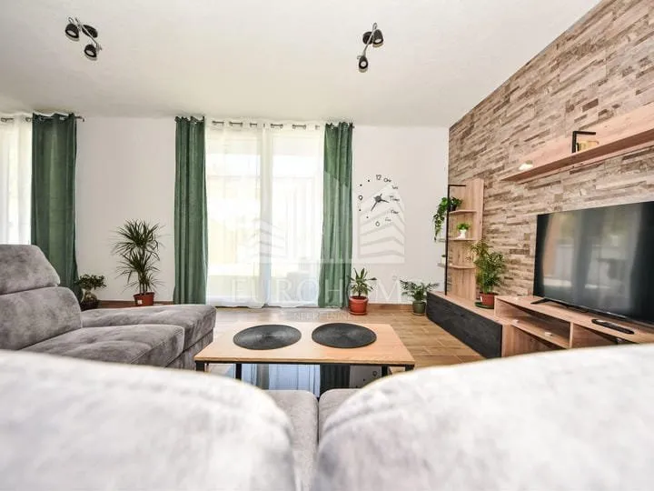 luksuzna novogradnja od 180 m2 sa bazenom - slika 10