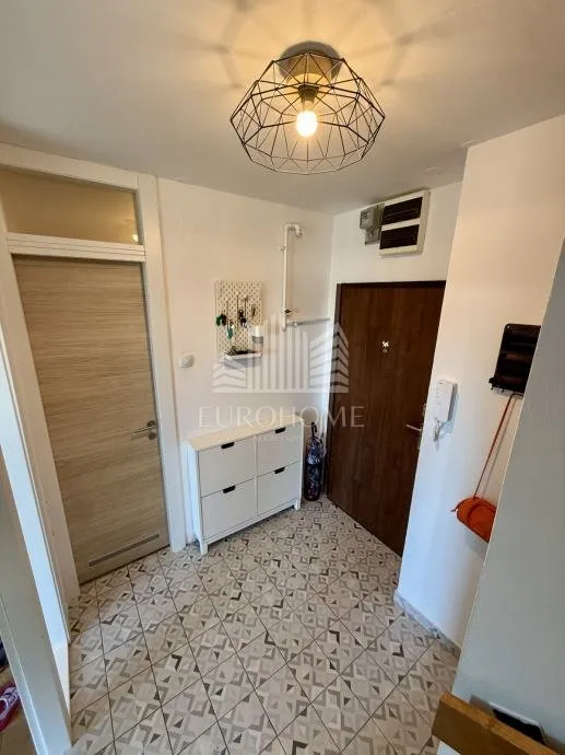 martinovka - adaptiran dvoetažni 4-s stan, 128.5 m², 2 lođe - slika 13