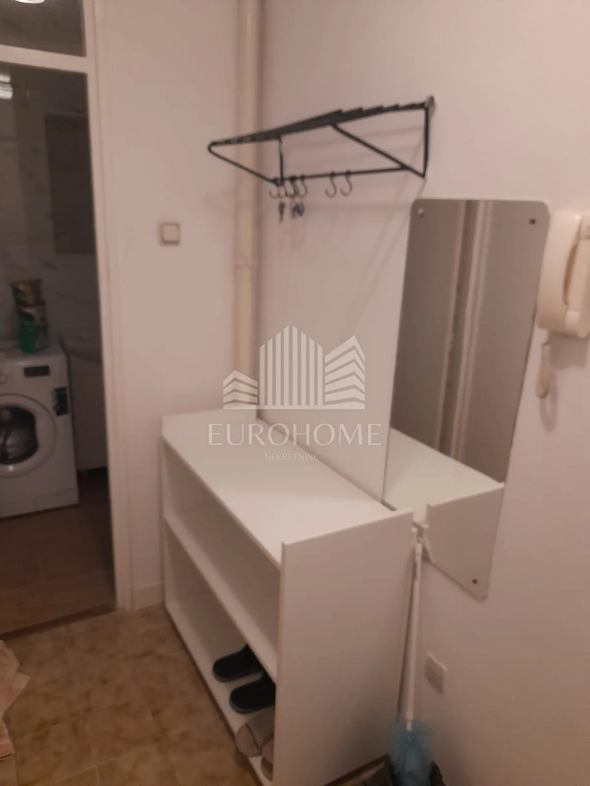 trosoban stan 55 m2 za život ili investiciju - slika 7
