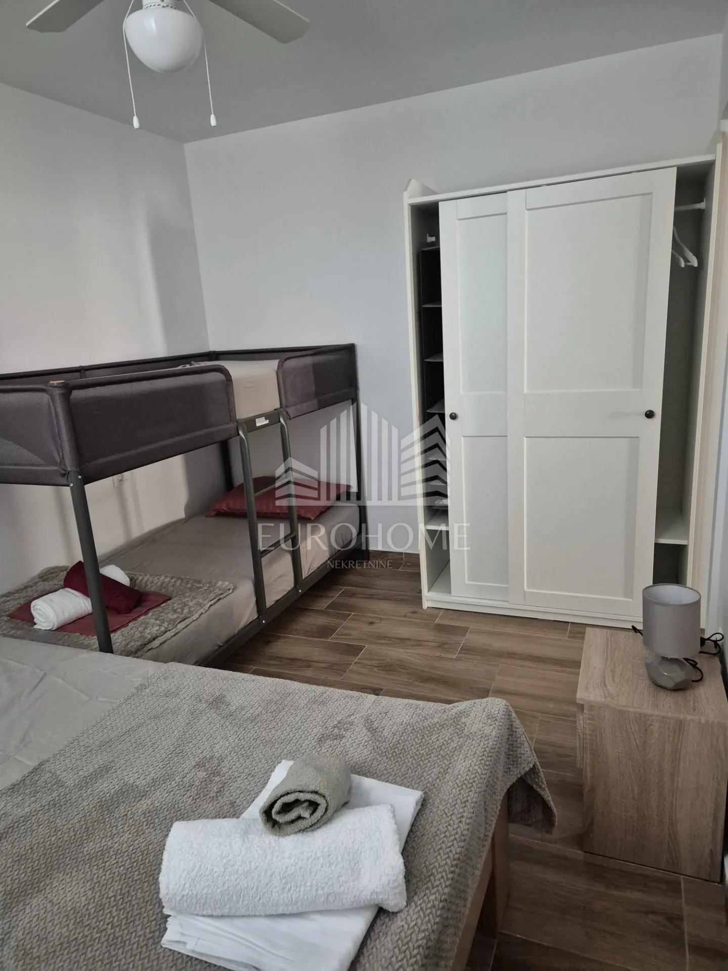 gajac, škuncini stani, apartman s bazenom, kompletno namješten! - slika 12