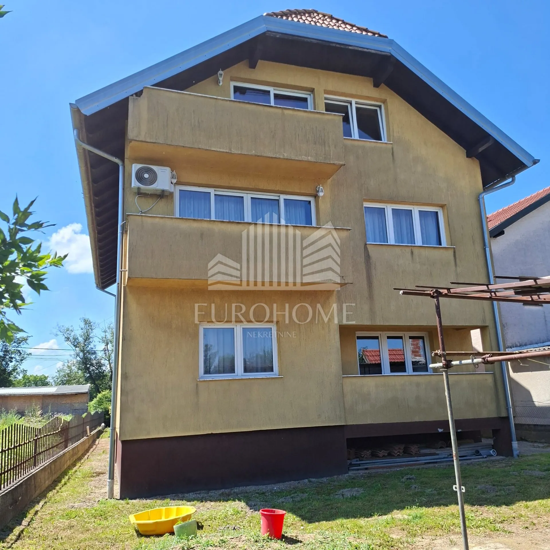 PROSTRANA OBITELJSKA KUĆA U MOŠĆENICI – 387 m² - Mošćenica, Petrinja