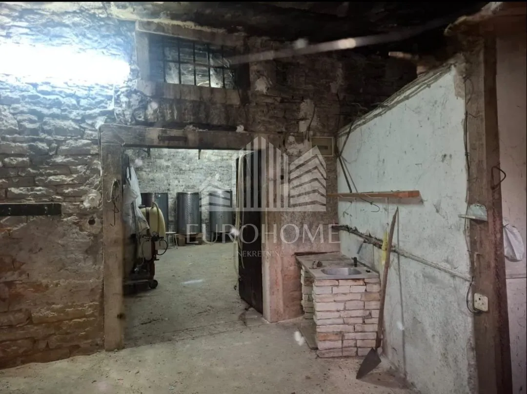 centar benkovca, prodaja zgrade za renovaciju,259m2 - slika 12
