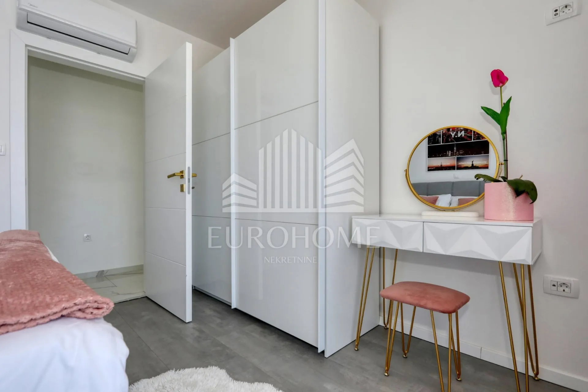 potpuno opremljena vila, privlaka (464 m2) - slika 34