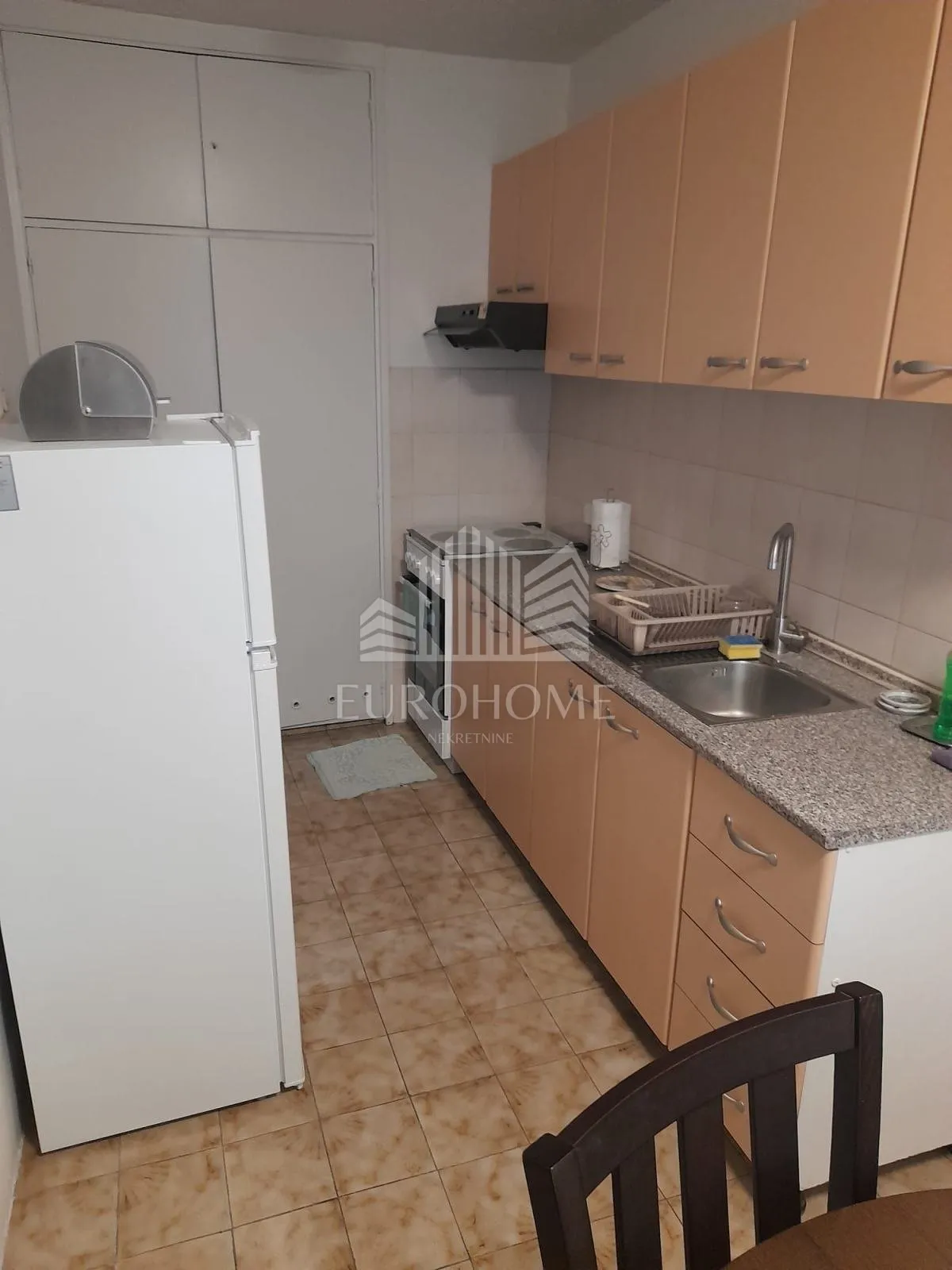 trosoban stan 55 m2 za život ili investiciju - slika 5