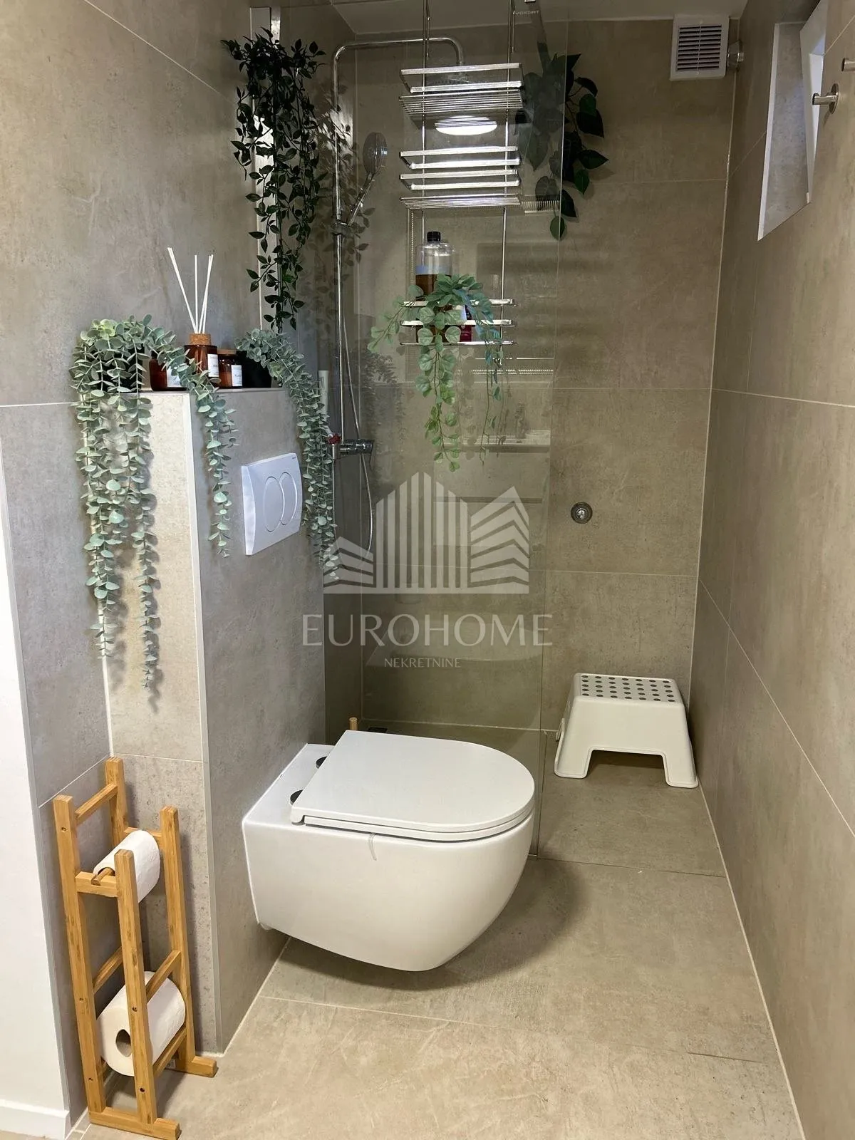 zadar- vir- dugoročan najam prekrasnog apartmana, 1s - slika 7