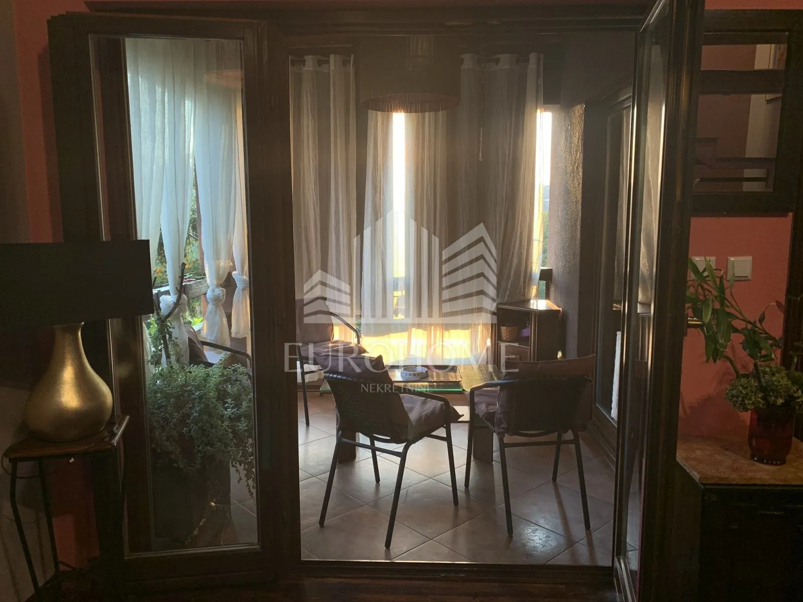 samostojeća kuća s 2 stana (110 m² + 58 m²), vrhovec - slika 7