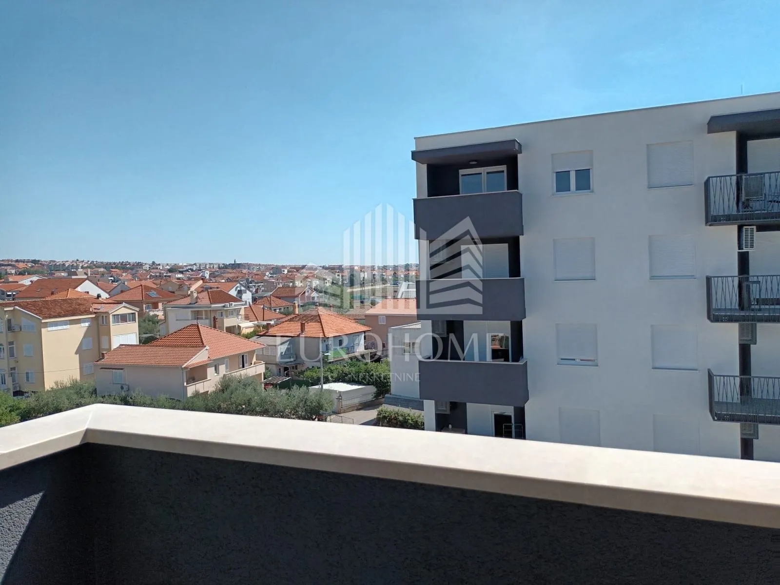 zadar, centar, iznajmljuje se moderan stan s garažnim mjestom - slika 2