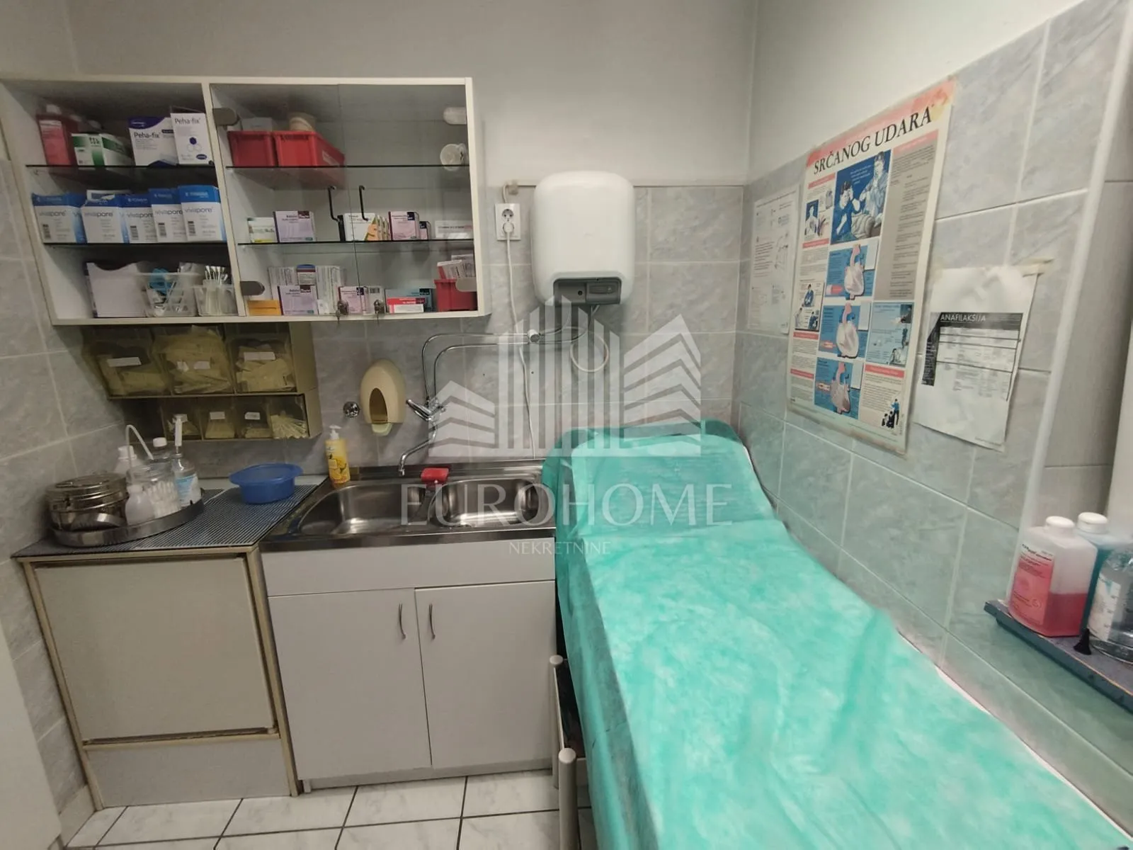 zadar prodaje se uhodana medicinska ordinacija - slika 10