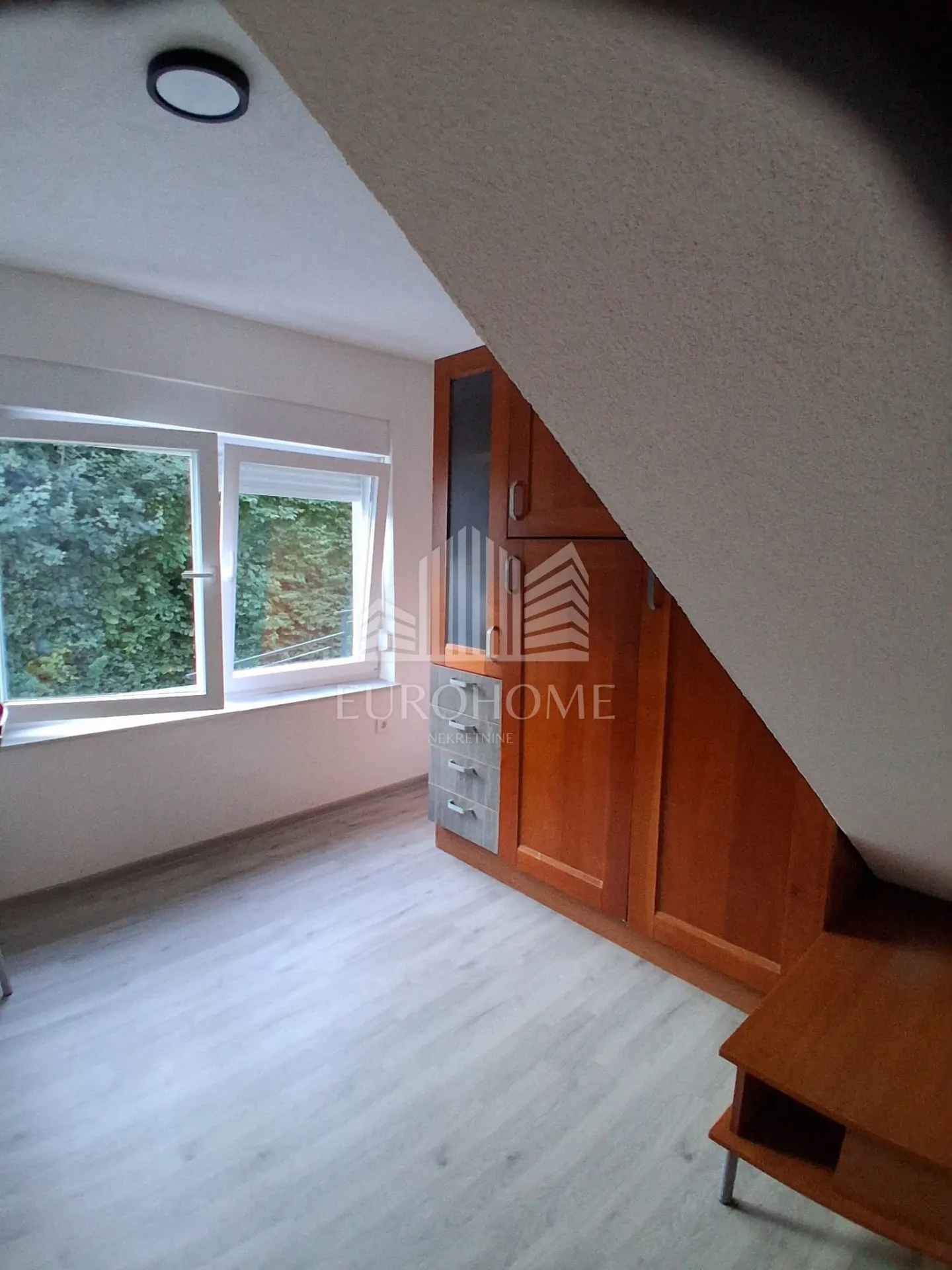 kuća 150m2, tri stana, kustošija - slika 5