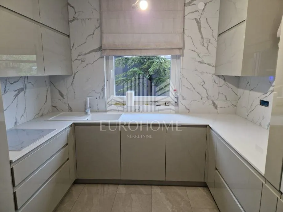 jelenovac, luksuzan stan 140 m² + garaža - slika 8
