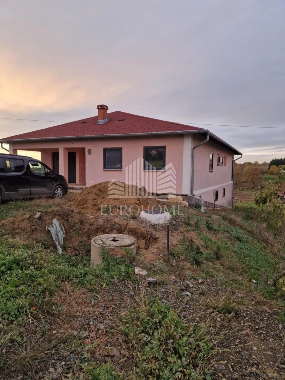 prodaje se stambeno-poslovna kuća s građevinskim zemljištem – križ - slika 2
