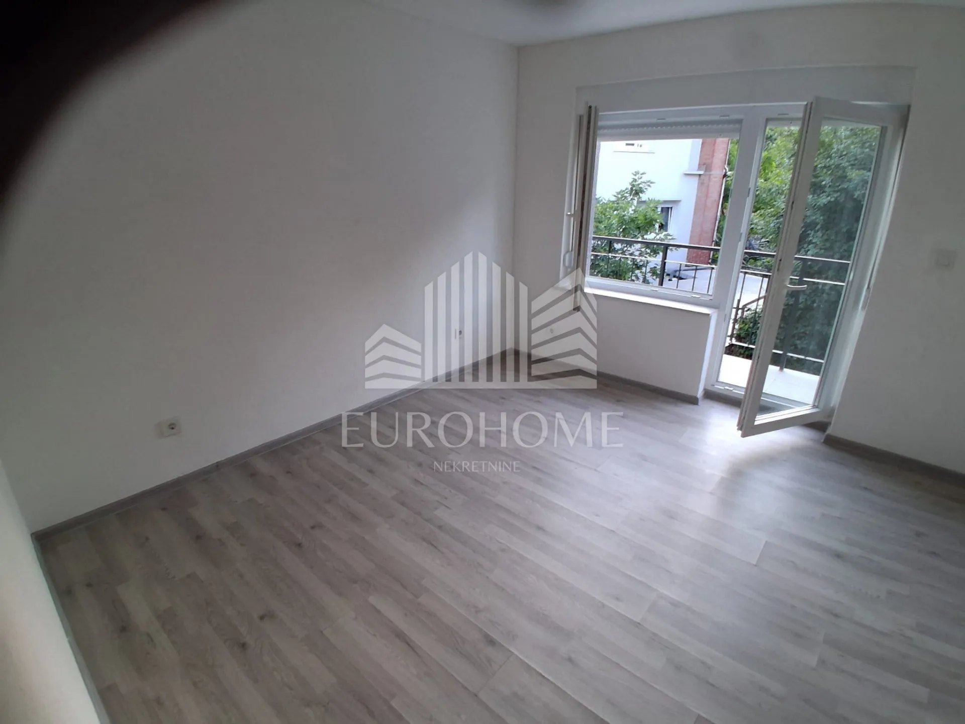 kuća 150m2, tri stana, kustošija - slika 6