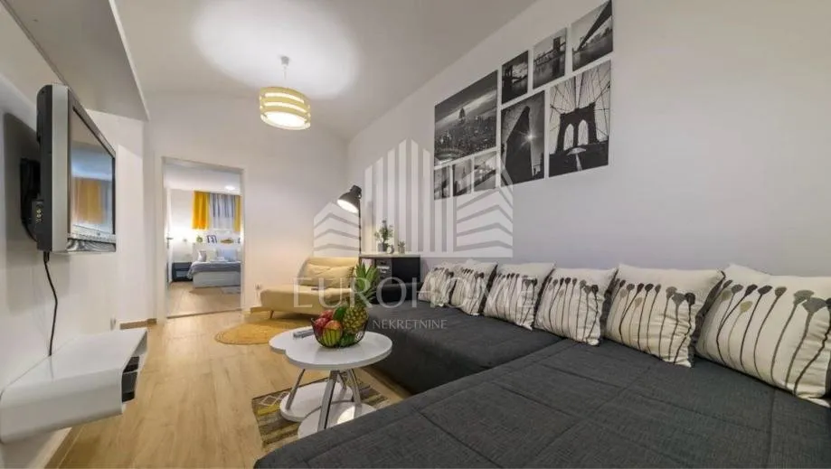 Moderno namješten dvosoban stan na odličnoj lokaciji - Palmotićeva - Zagreb