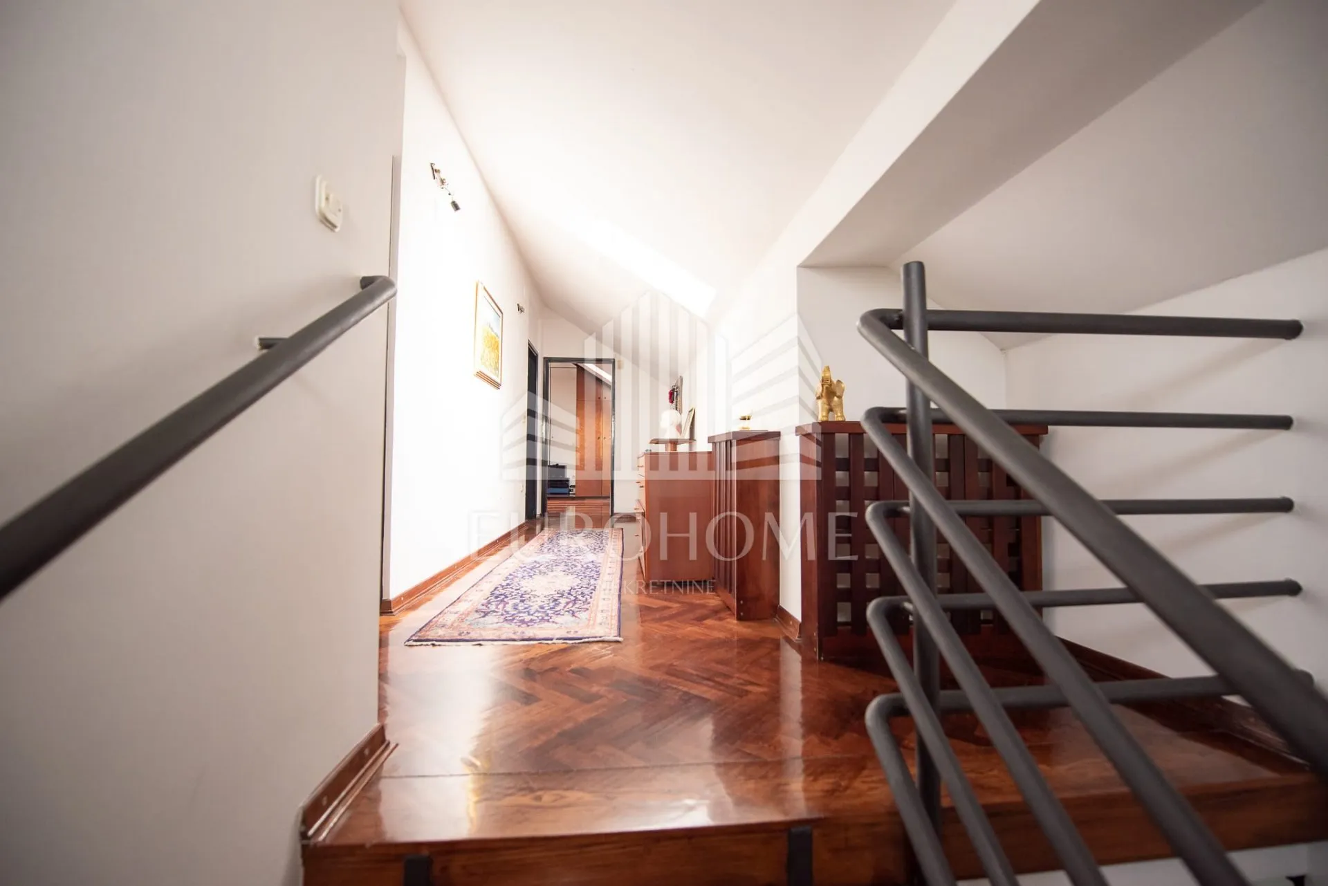 dvoetažni stan 175,34 m2 sa garažom 45,74 m2 na gornjem bukovcu - slika 9