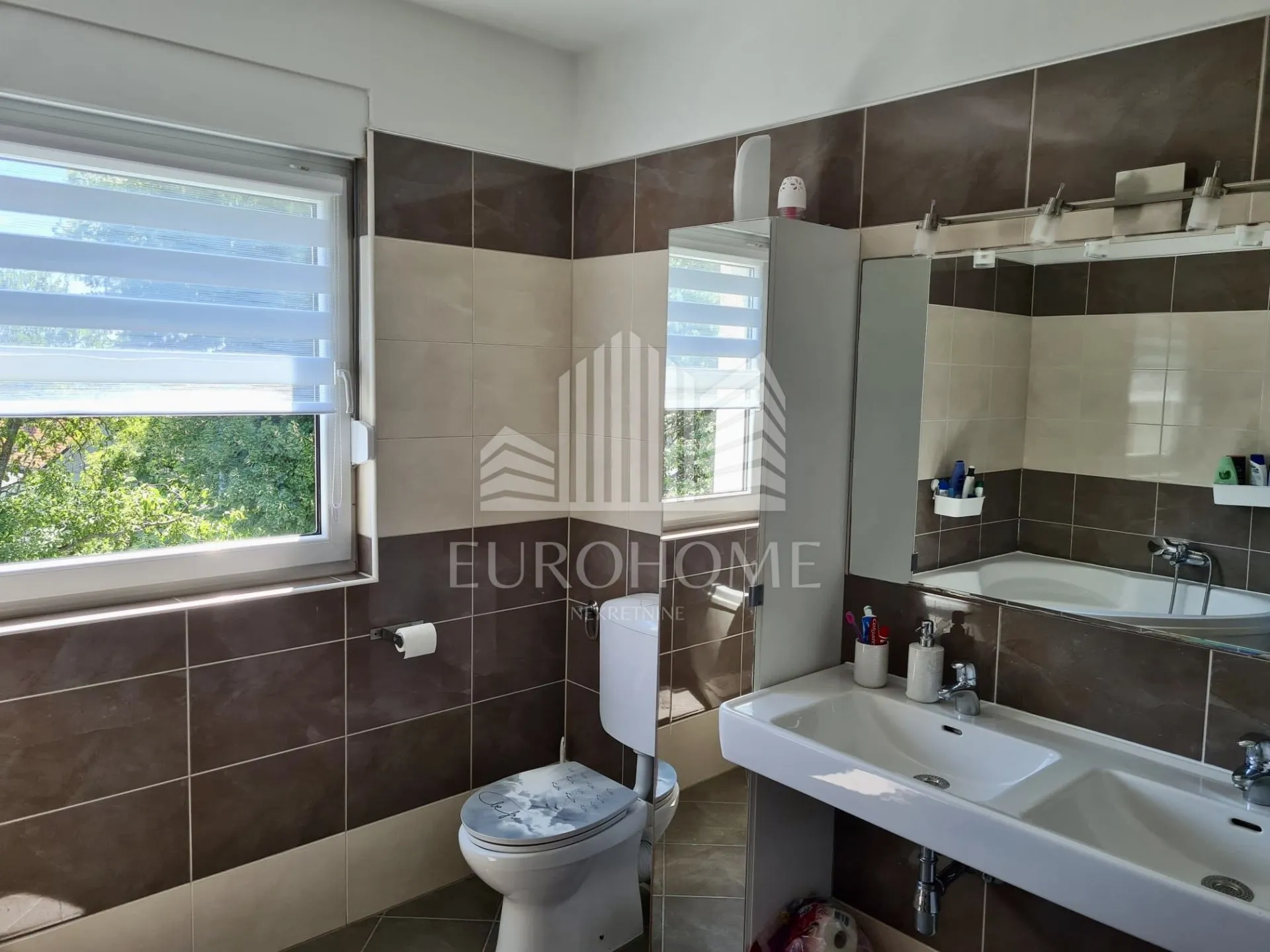 mikulići - kuća na tri etaže 1.607€/m2 - slika 35