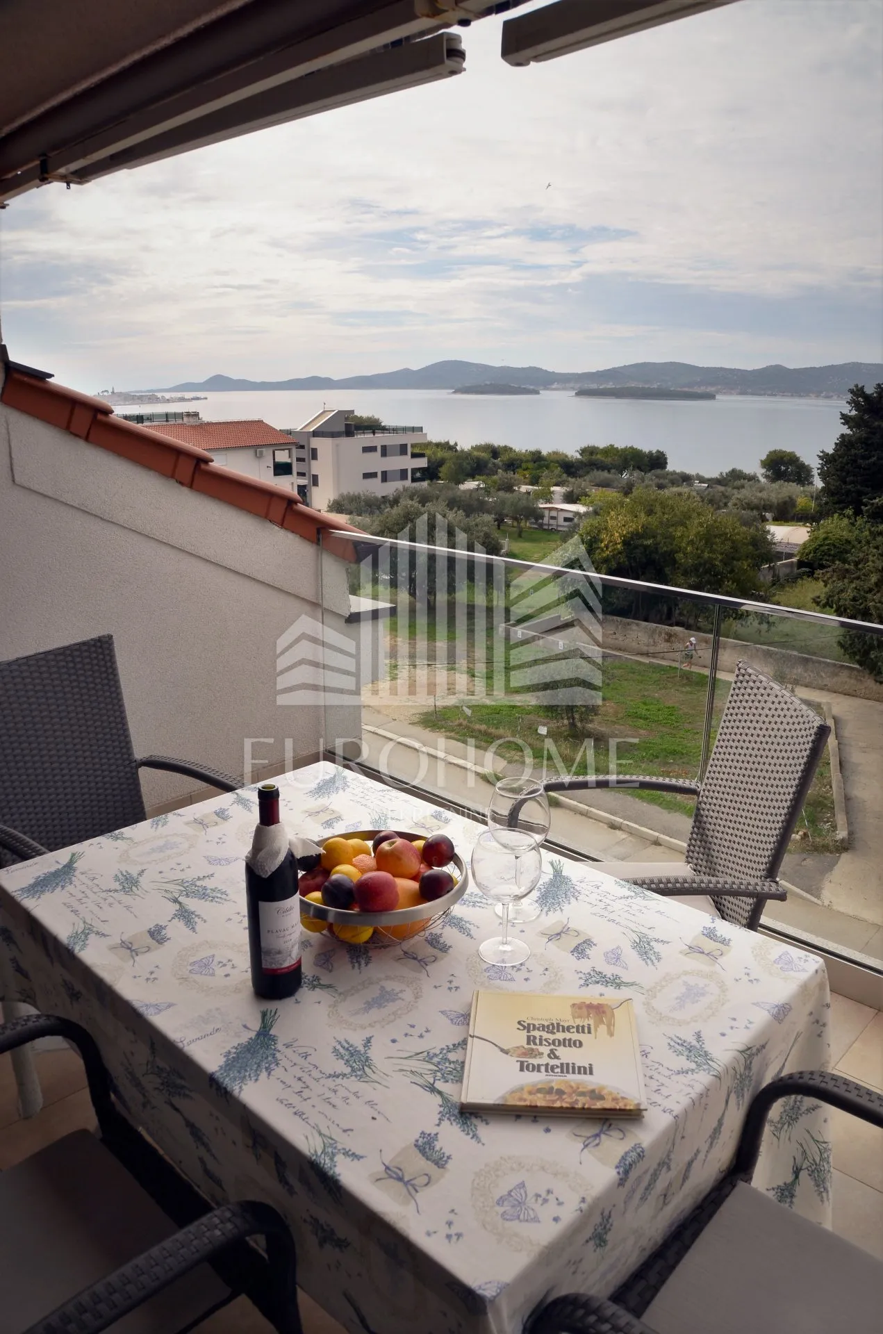 villa 80m od mora, sveti filip i jakov - slika 22