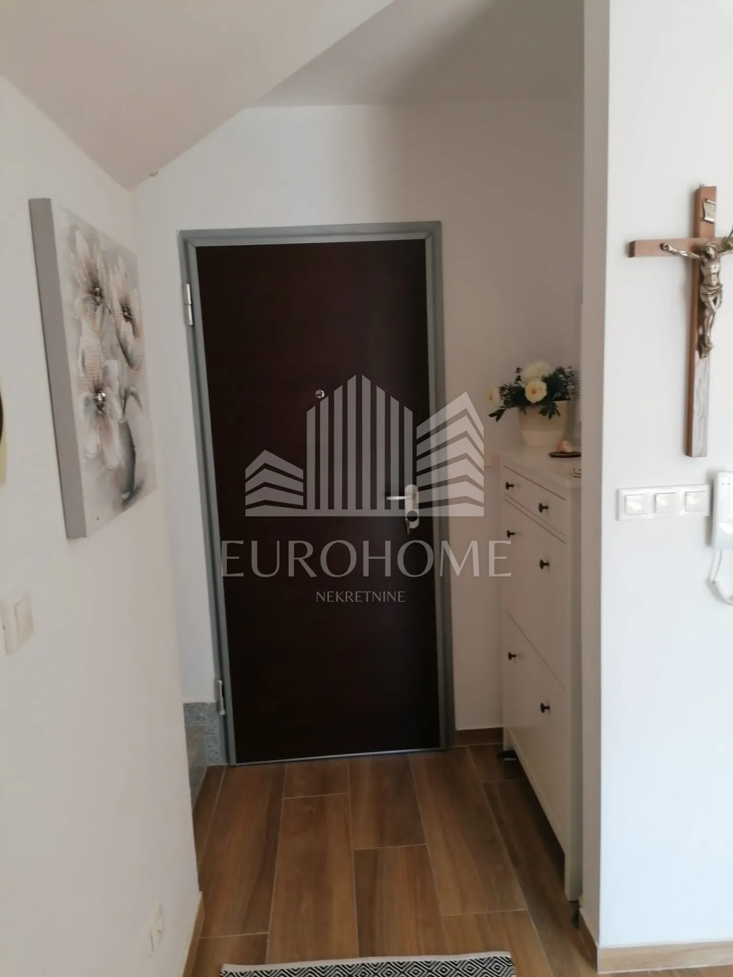 divan 4s stan 80m2 + vpm/terasa, kraj/pašman - slika 22