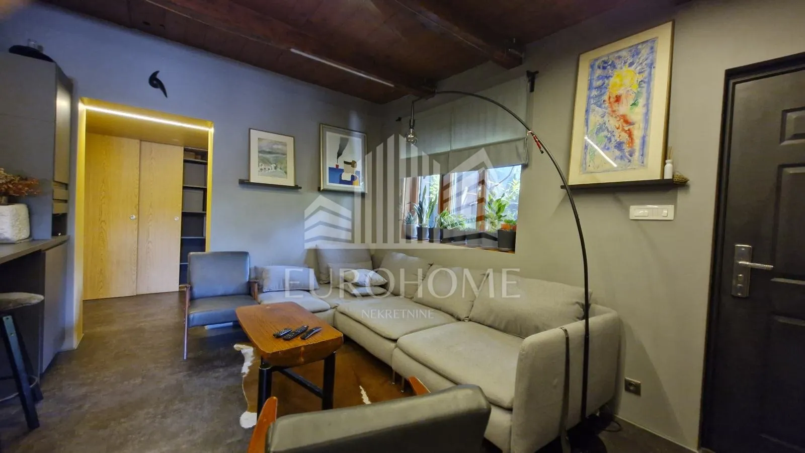 Samostojeća kuća s 2 stana (110 m² + 58 m²), Vrhovec - Zagreb