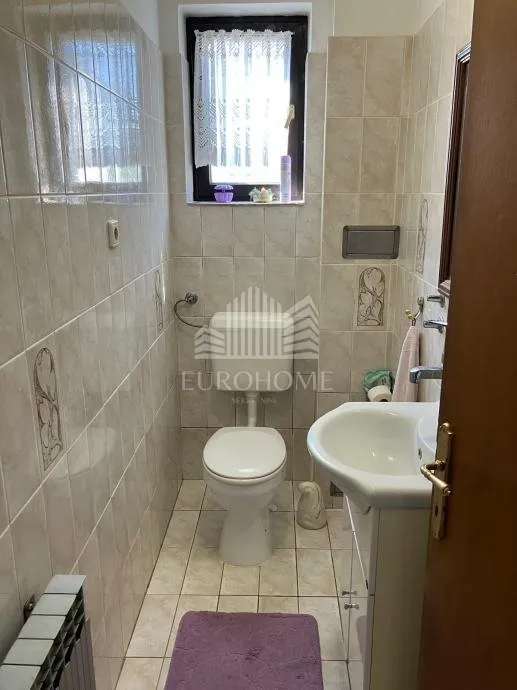 prostrana kuća 200 m² – stupnik, mirna zona, vrt, garaža - slika 14