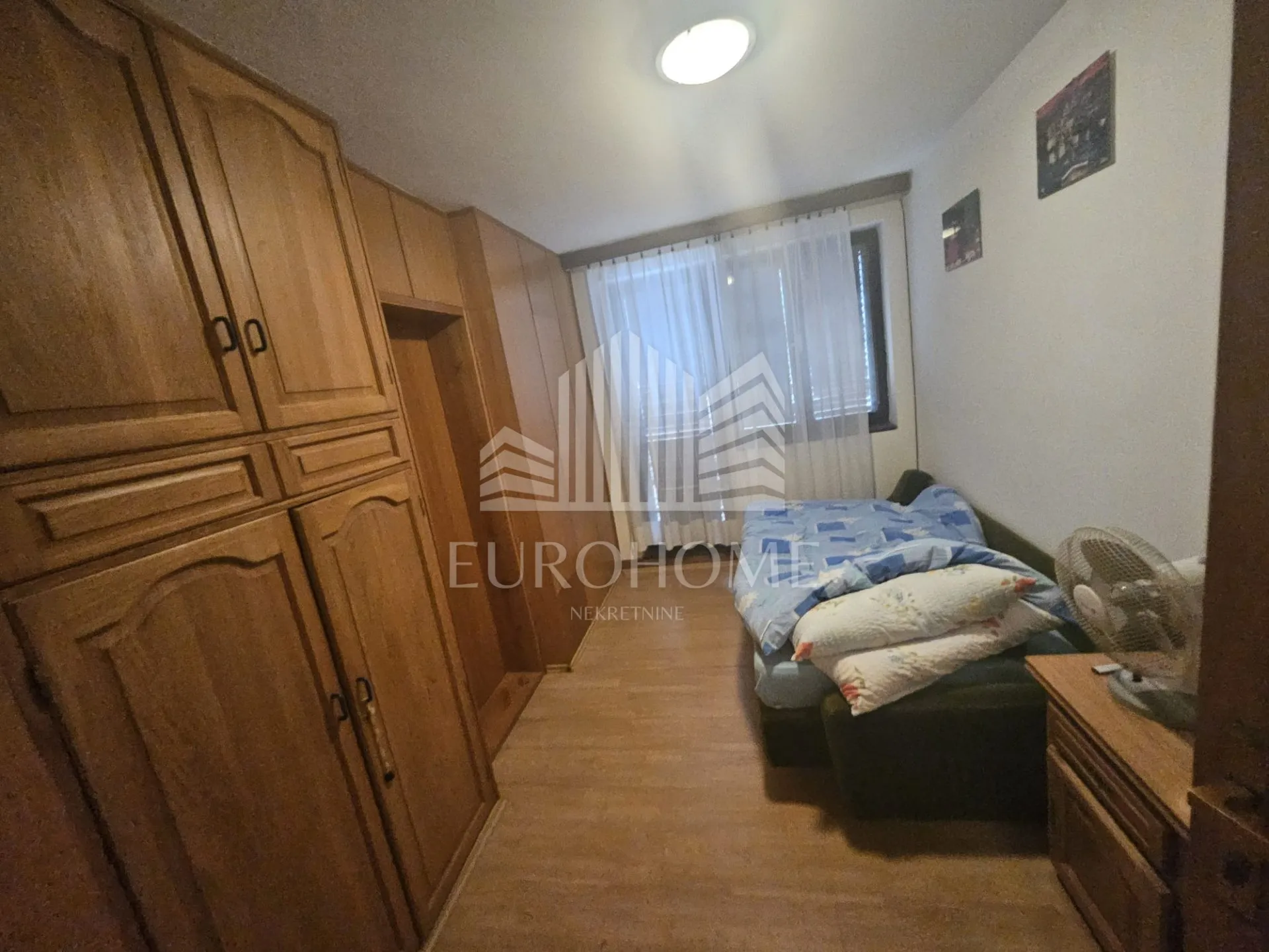 starigrad, kuća katnica,tri etaže, 50m od mora - slika 11