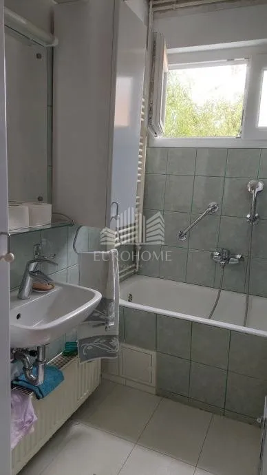 čanićeva – trosoban stan s balkonom u odlično održavanoj armirano-betonskoj zgradi - slika 10