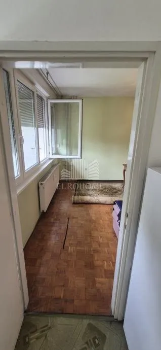 stan u centru sesveta, 72m2, odlična lokacija - slika 6
