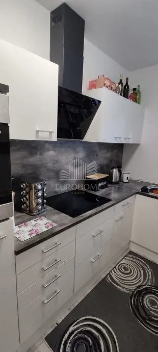 renoviran stan s loggiom | centar zaprešića - slika 7