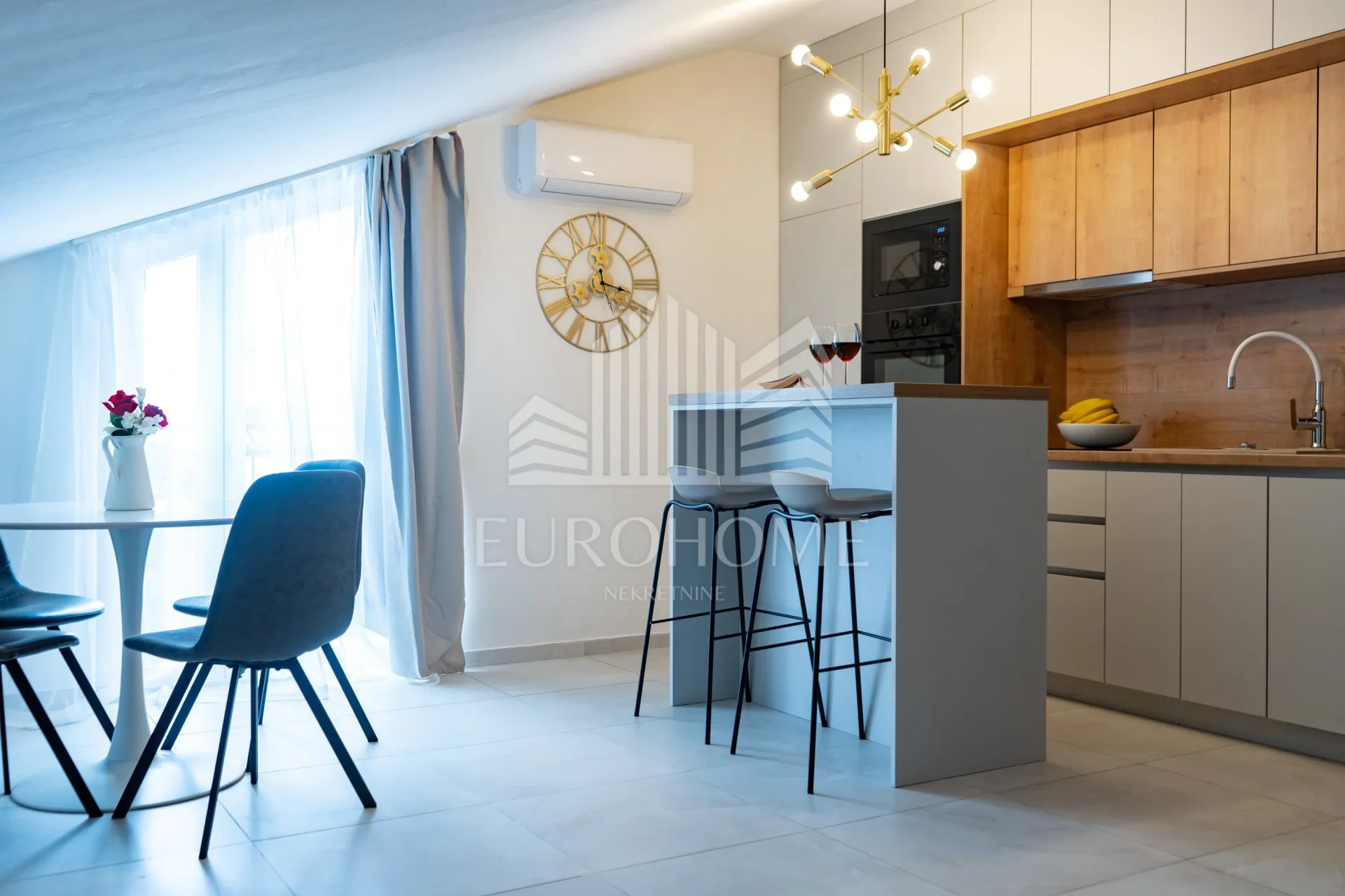 4 luksuzna apartmana u zatonu, 100 m do plaže, uhodan biznis - slika 2
