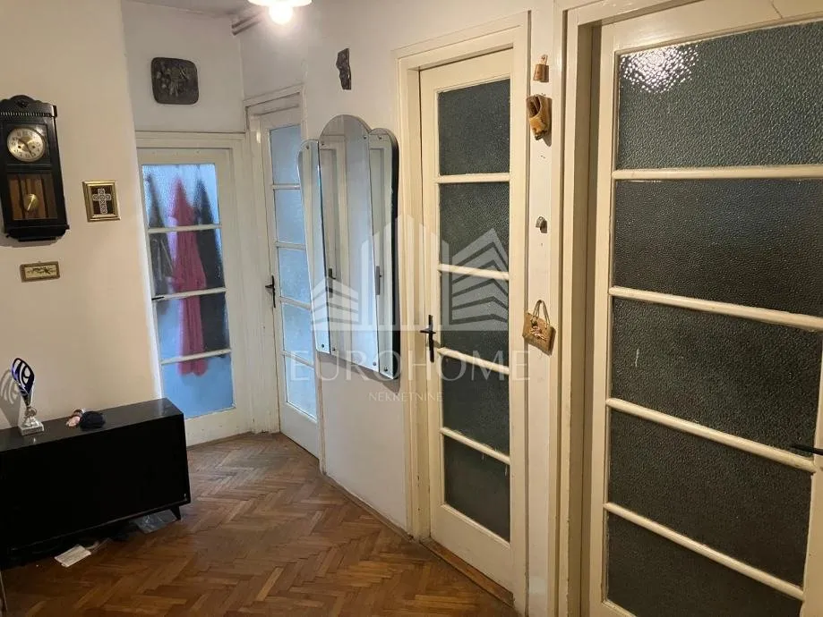 2,900€/m2 .. 3s stan za adaptaciju 86m2 sa terasom - trešnjevka - - slika 7