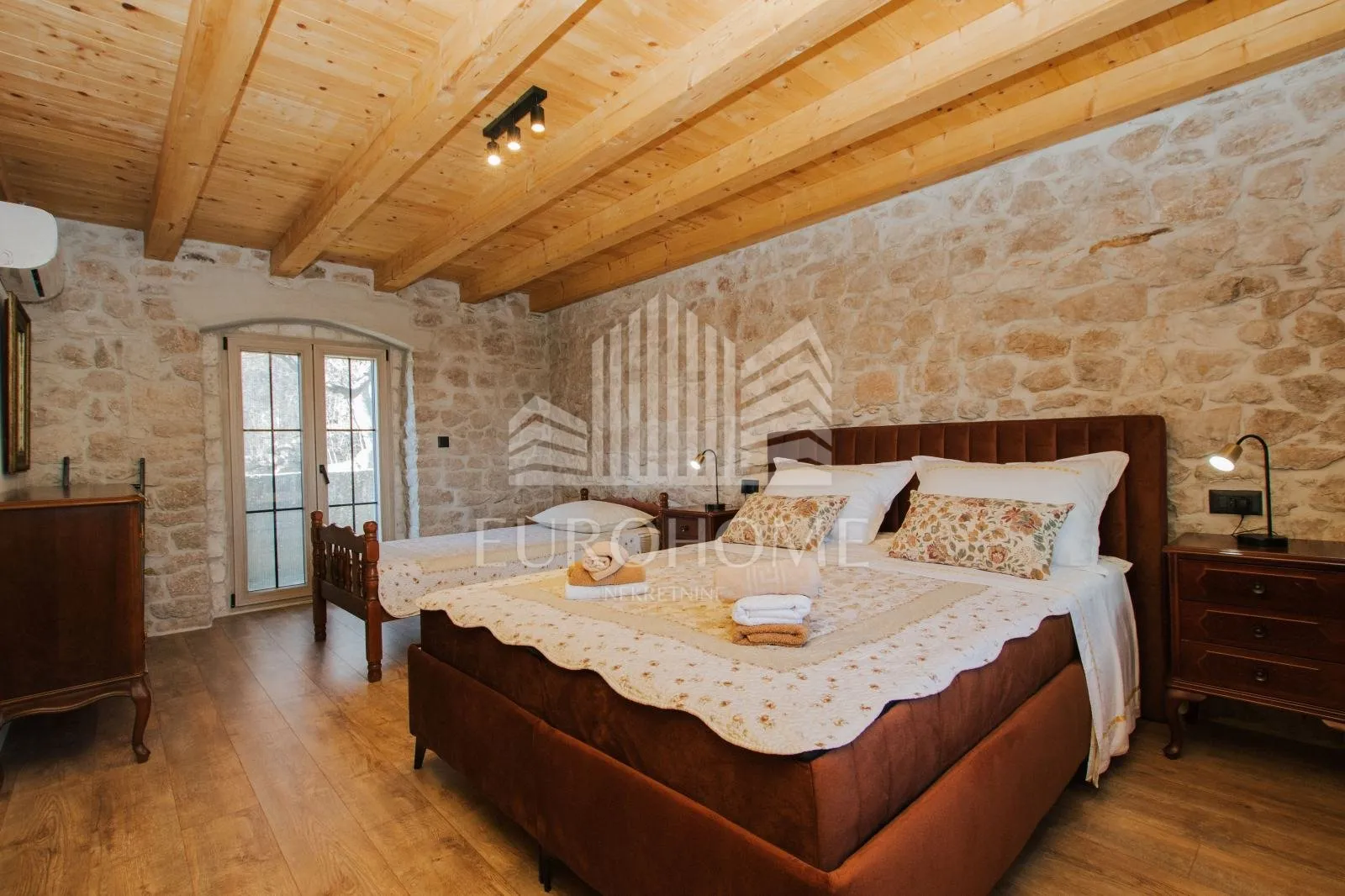 trogir, plano, autohtona dalmatinska kuća za najam, 70m2 - slika 9