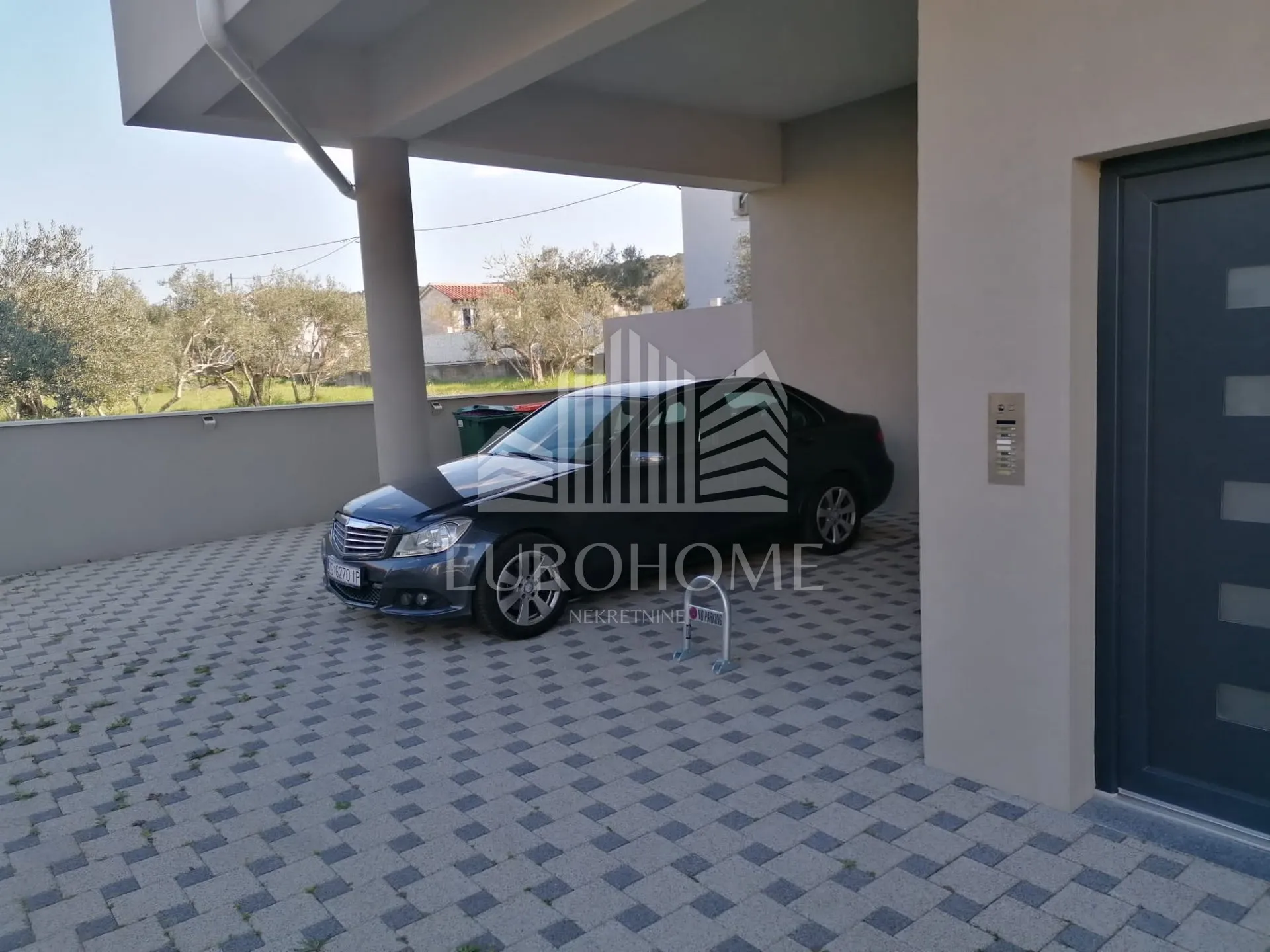 divan 4s stan 80m2 + vpm/terasa, kraj/pašman - slika 27