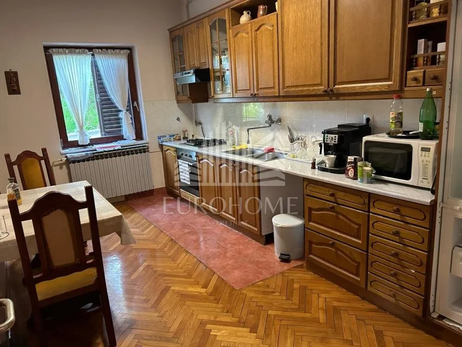 višenamjenska kuća s pogledom 500m2 - črnomerec - - slika 12