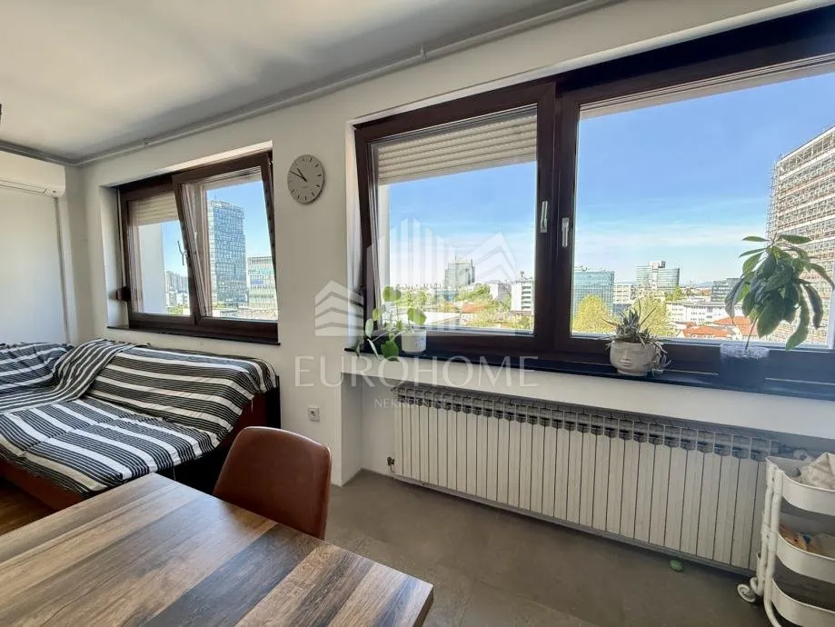 martinovka - adaptiran dvoetažni 4-s stan, 128.5 m², 2 lođe - slika 3