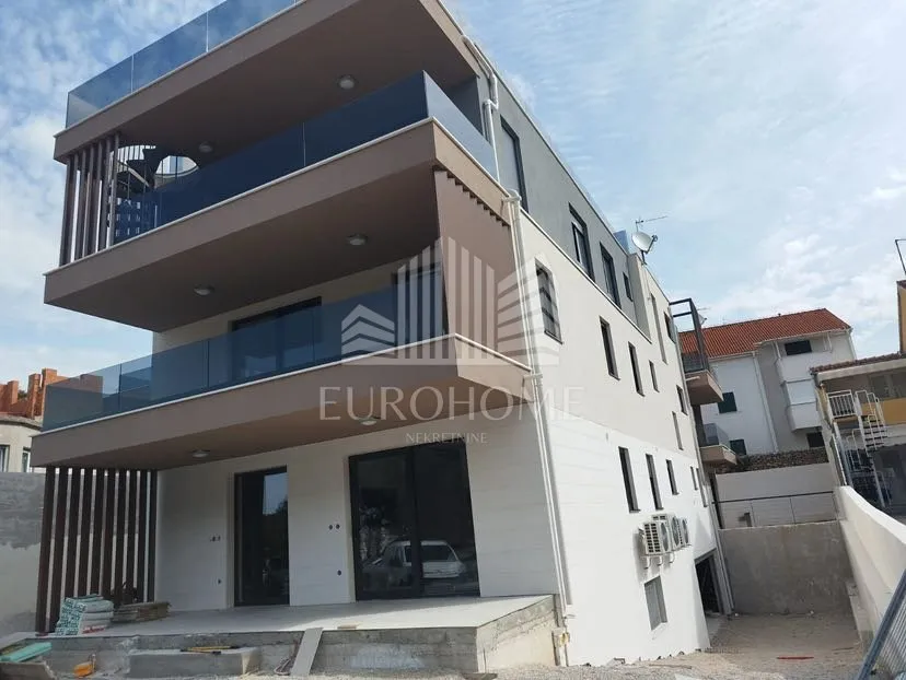 vodice, luksuzni stan uz plažu s5, top lokacija, garaža, 119m2 - slika 4