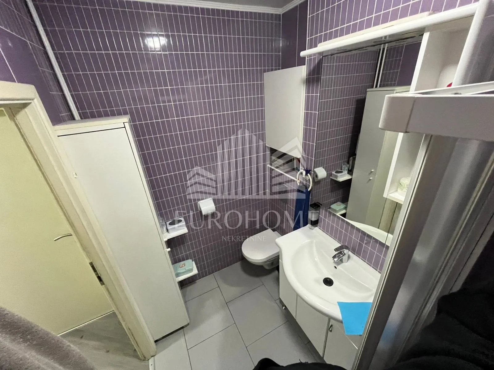 3-soban stan s lođom, sloboština, 56 m2 - slika 10