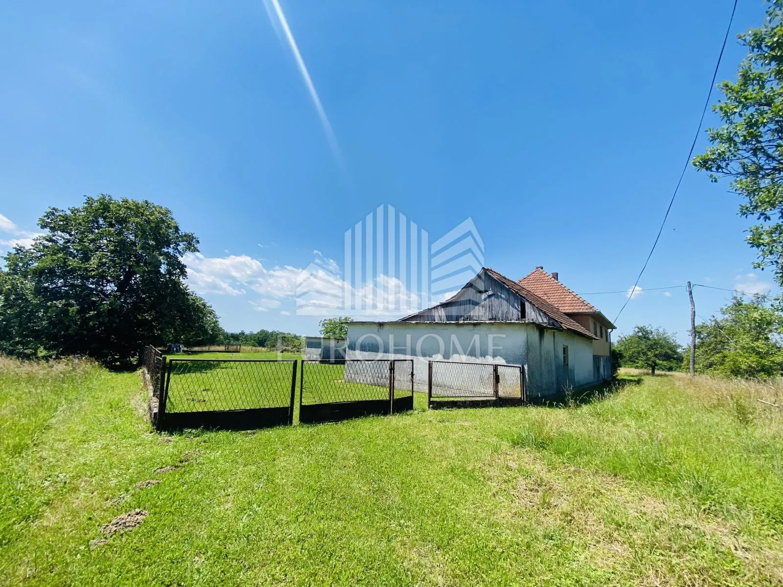 kuća: dvoranci, 184.00 m2 - ukupno 43300 m2 zemljišta - slika 6