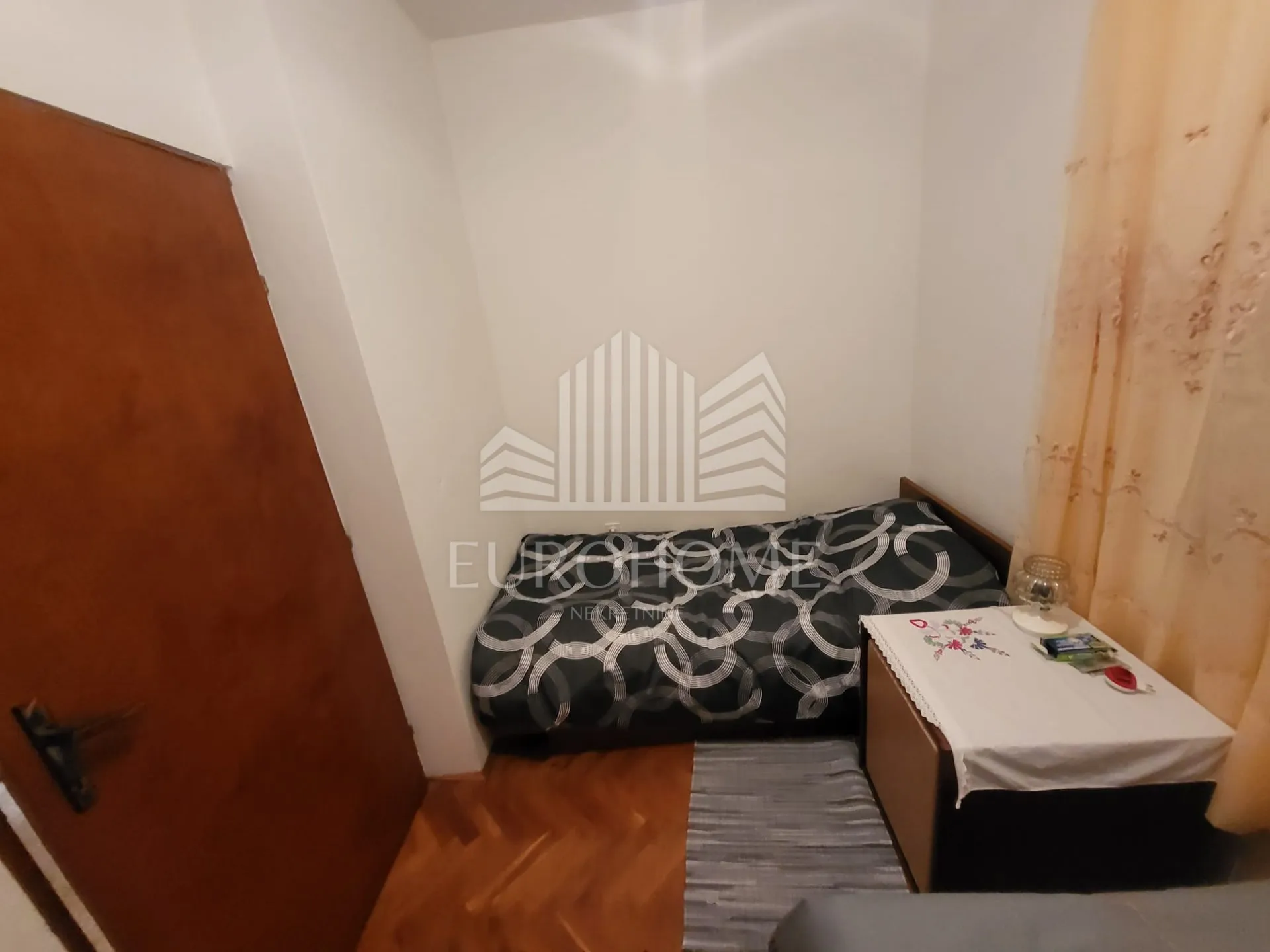 posedarje-podgradina;najam kuće za radnike-min 4osobe/max 12 osoba - slika 10