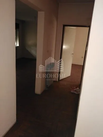 sesvete, poslovno-stambeni objekt, 8 parkinga, 463 m2 - slika 5