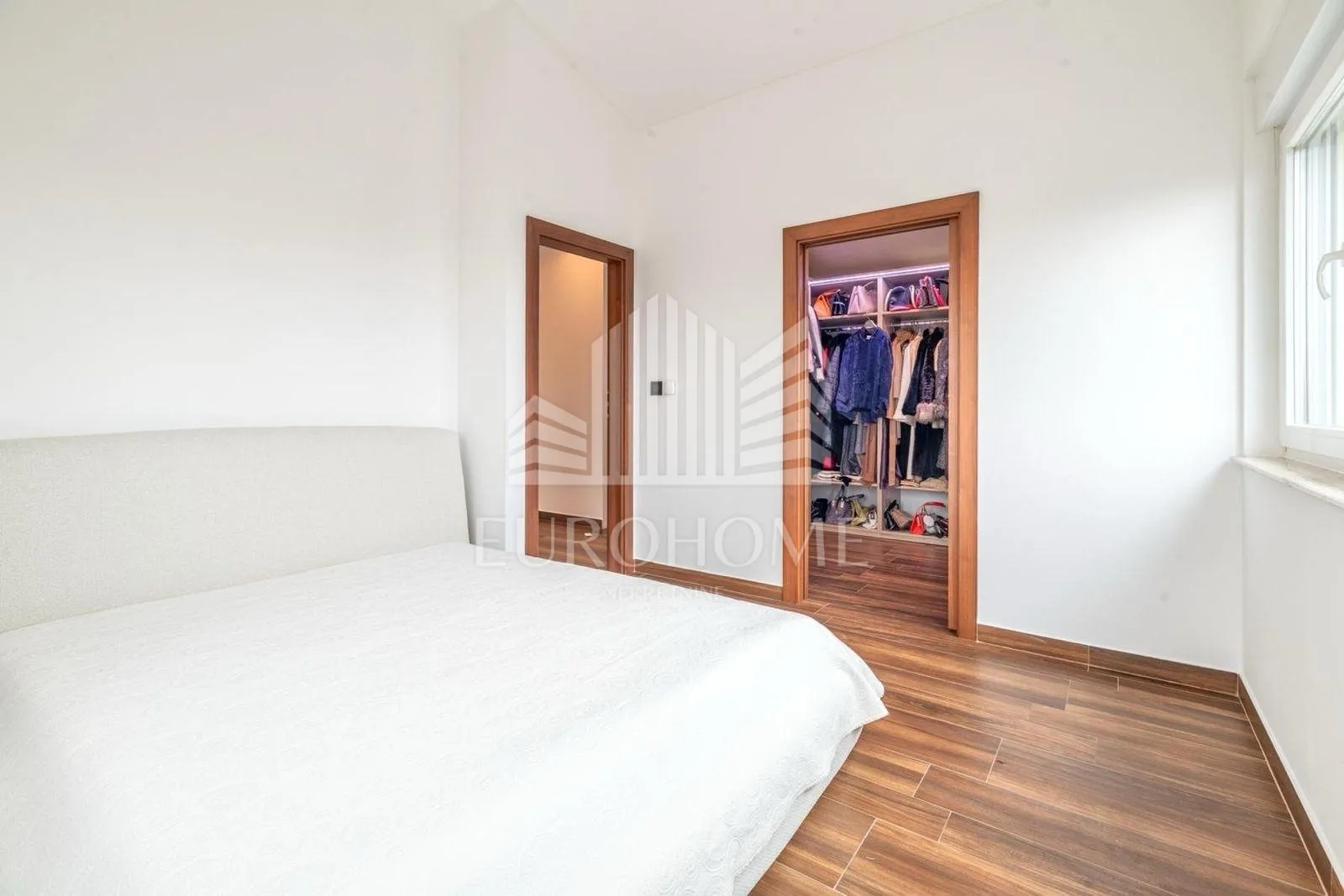 ekskluzivan dvoetažni penthouse 215 m2 srebrnjak - slika 7