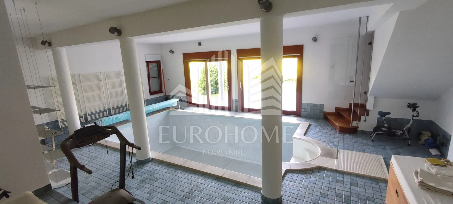 pantovčak, vila sa bazenom, 430m2 - slika 18