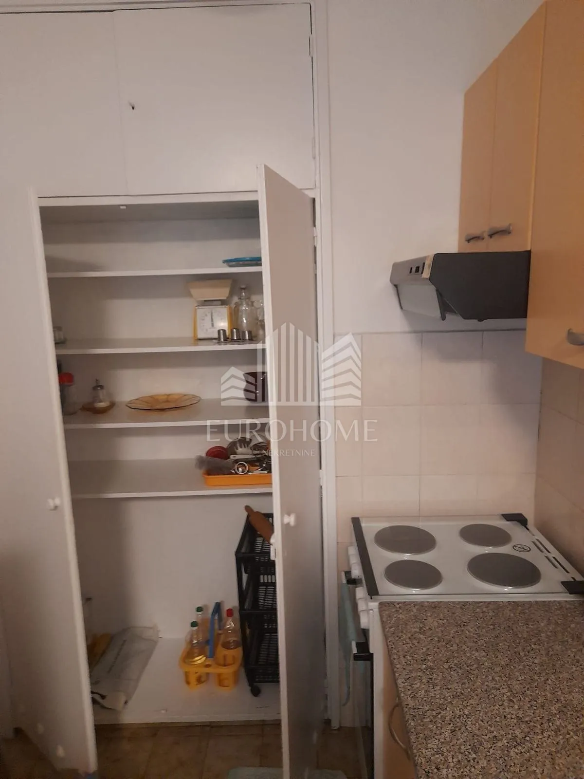 trosoban stan 55 m2 za život ili investiciju - slika 6