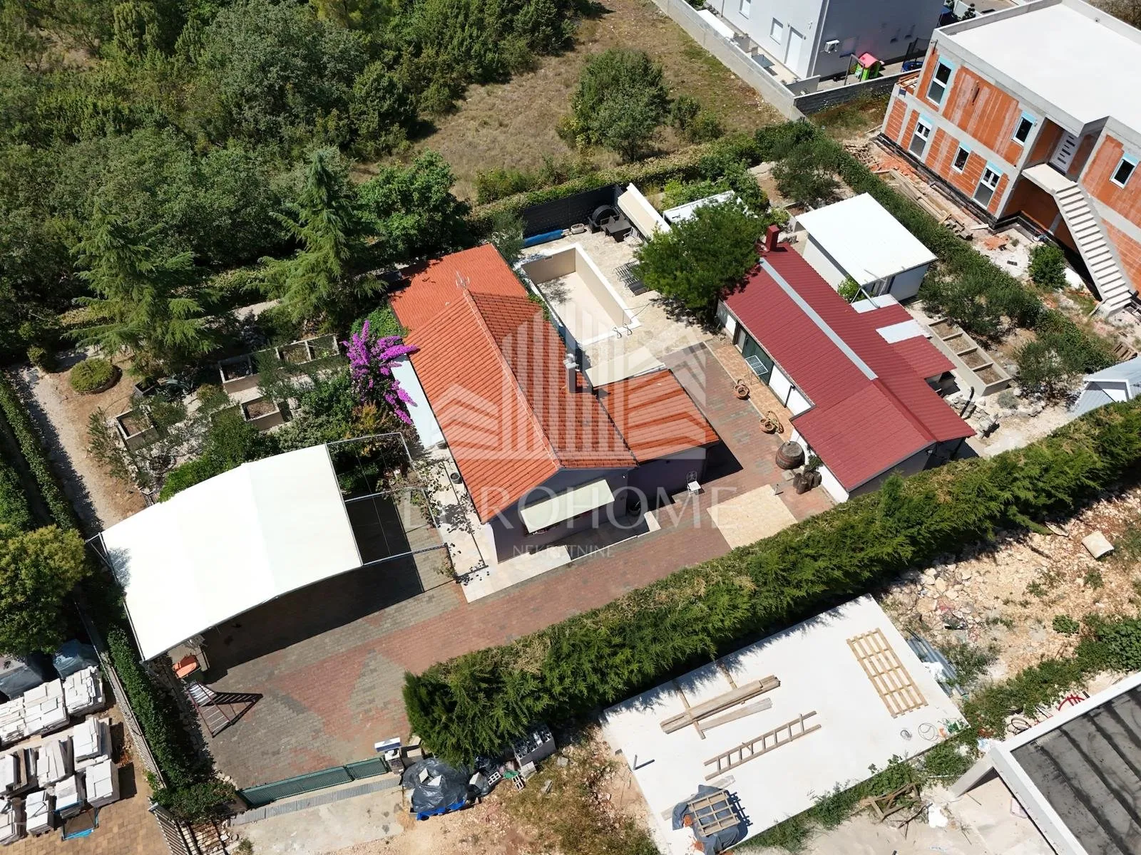 zadar-murvica dvije kuće s bazenom na1000m2 zemljišta - slika 6