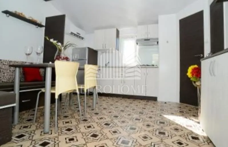 prilika! 2s stan sa dva studio apartmana+bazen+vrt! - slika 22