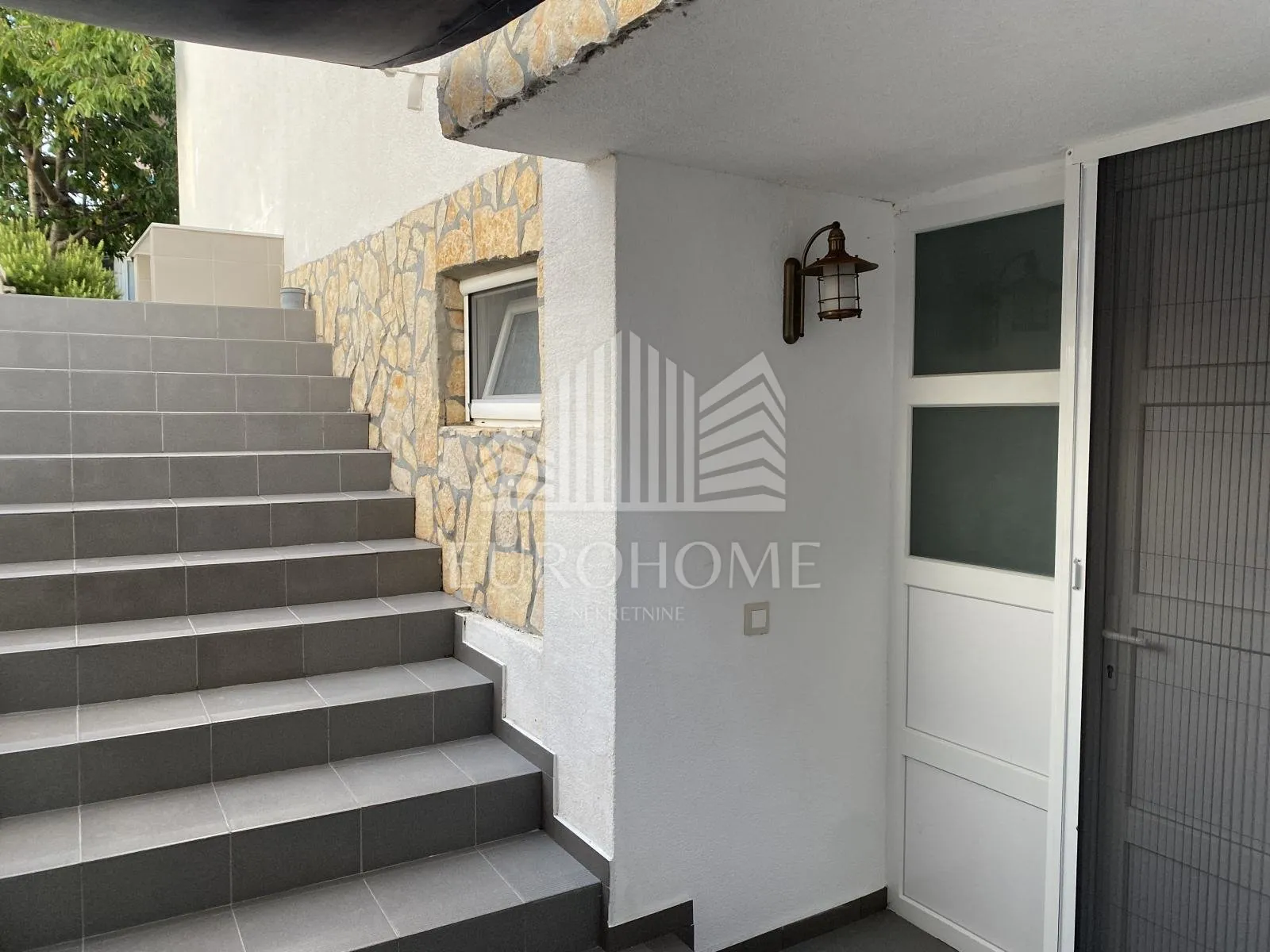 petrčane- šarmantan apartman, vrt, 119m2 - slika 10
