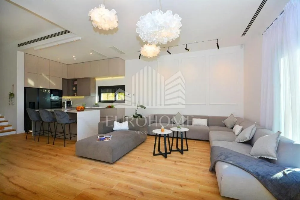 split, moderna villa, panoramski pogled, 223m2 - slika 12