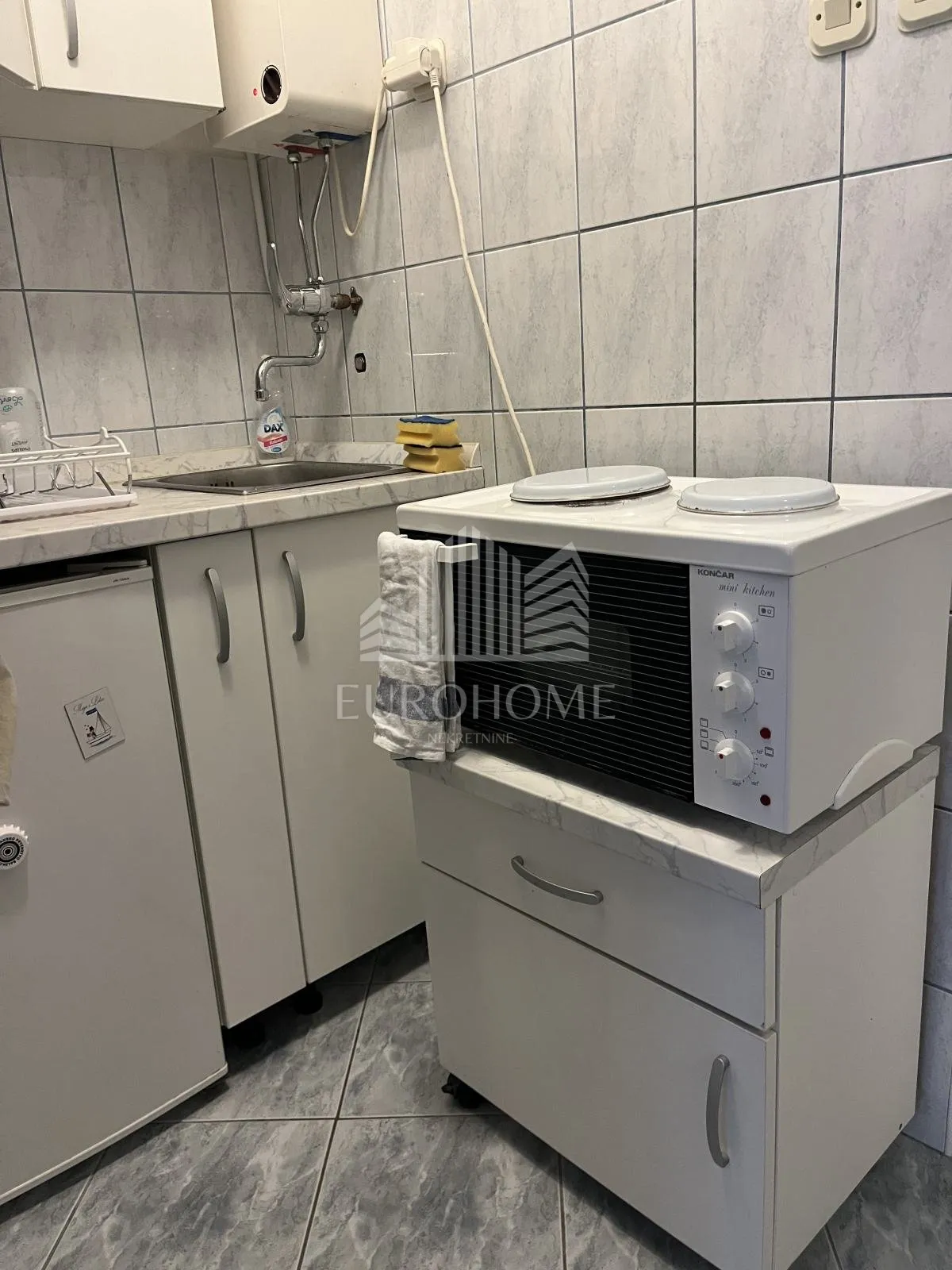 sveti filip i jakov, garsonijera drugi red do mora, 26 m² - slika 9